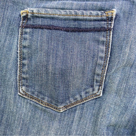 Eddie Bauer jean shorts, size 4, bermuda style walking shorts - Picture 4 of 6